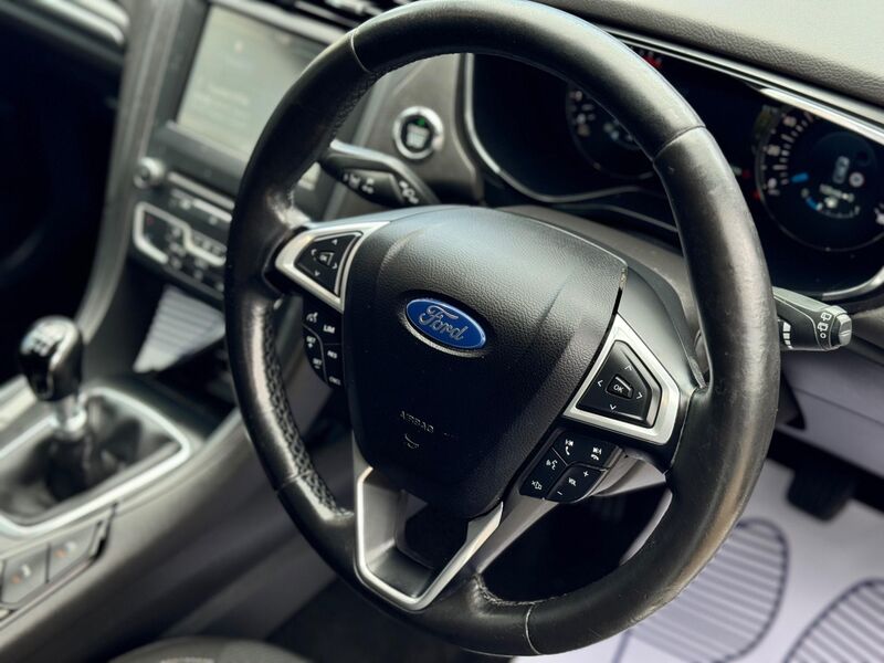 FORD MONDEO