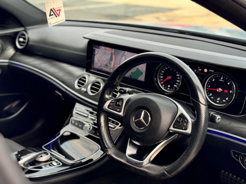 MERCEDES-BENZ E CLASS