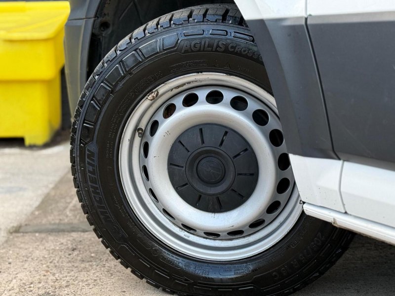 VOLKSWAGEN CRAFTER