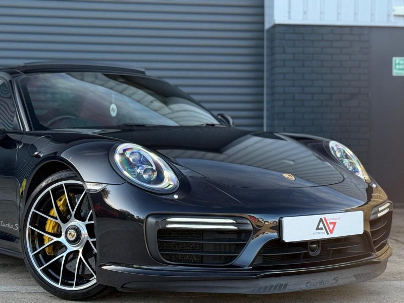 PORSCHE 911