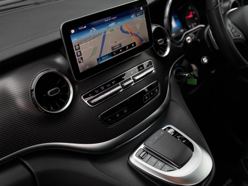 MERCEDES-BENZ V CLASS