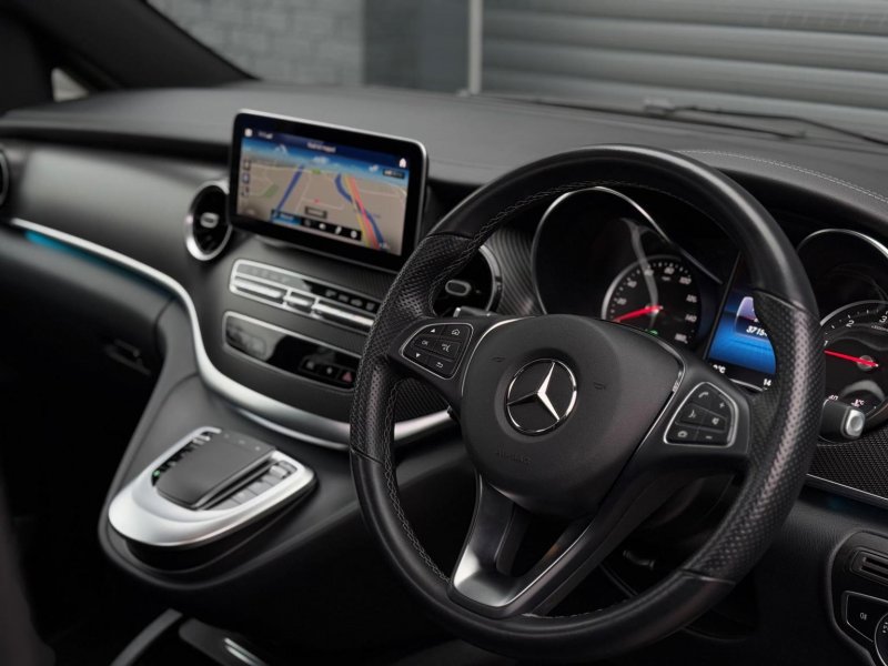 MERCEDES-BENZ V CLASS