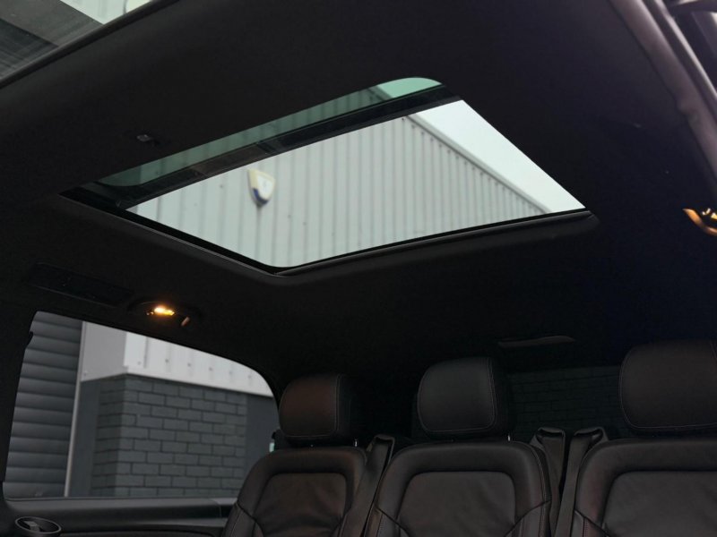 MERCEDES-BENZ V CLASS