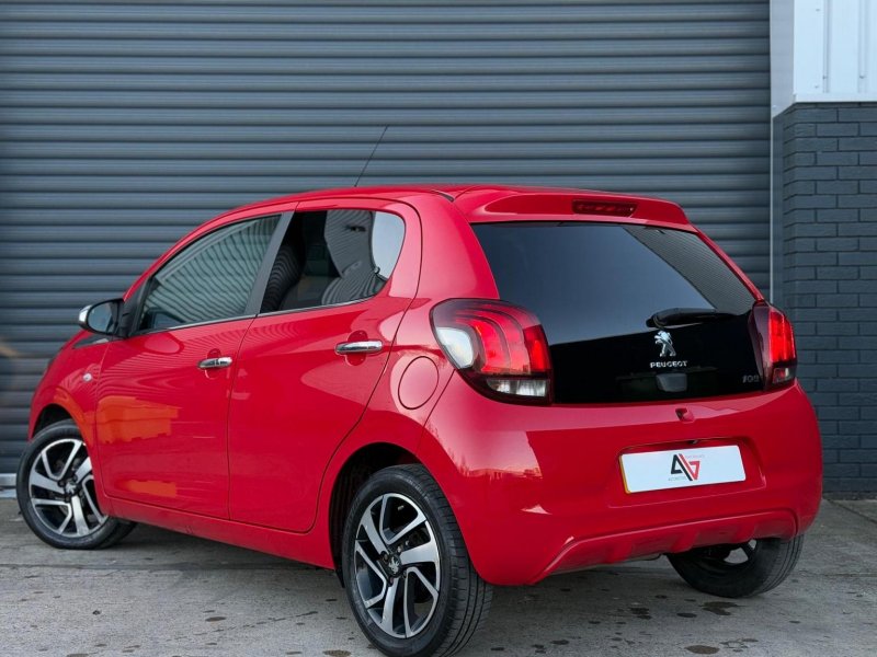 PEUGEOT 108
