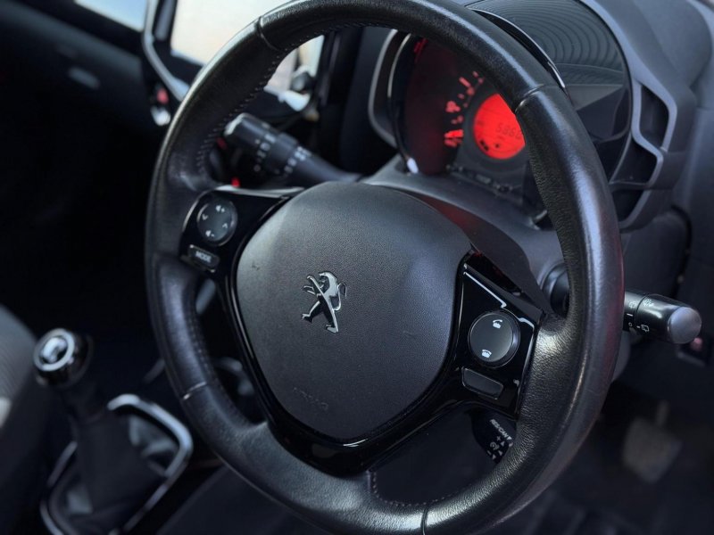 PEUGEOT 108