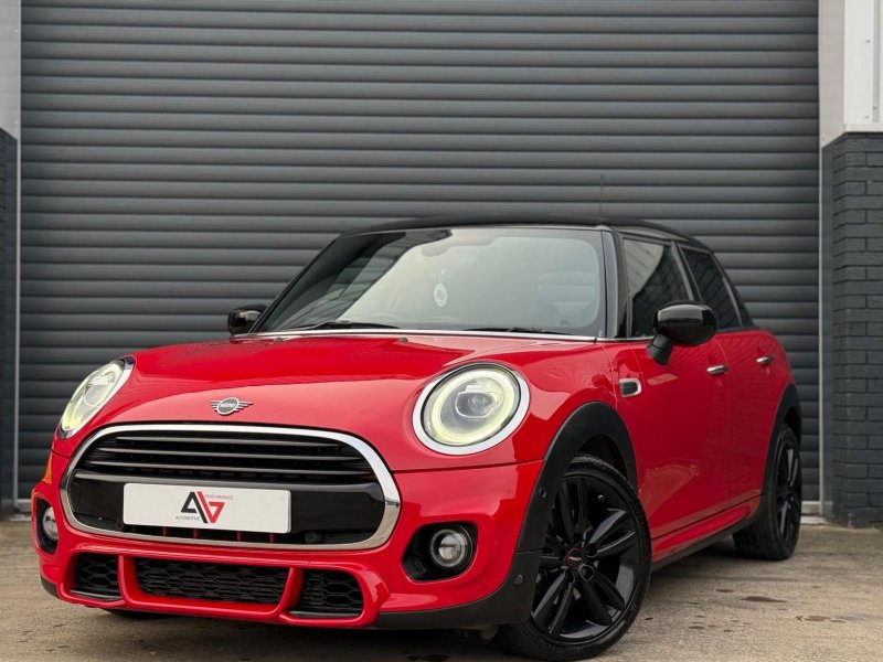 MINI HATCH