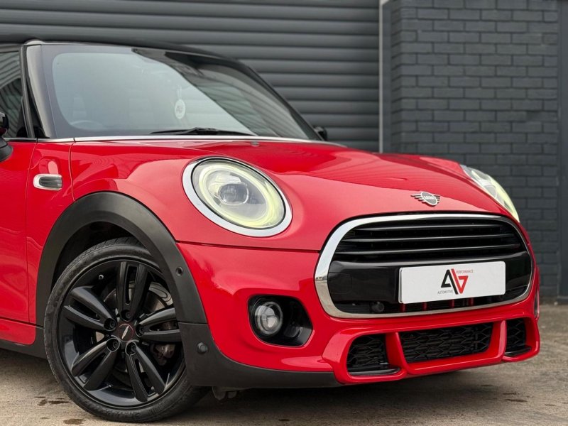 MINI HATCH