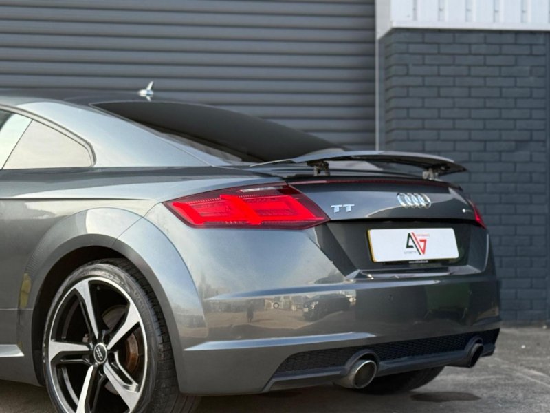 AUDI TT