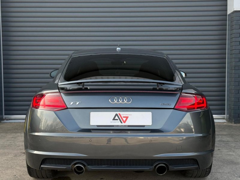 AUDI TT