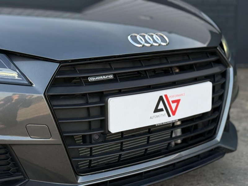 AUDI TT