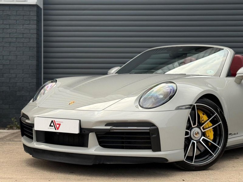 PORSCHE 911